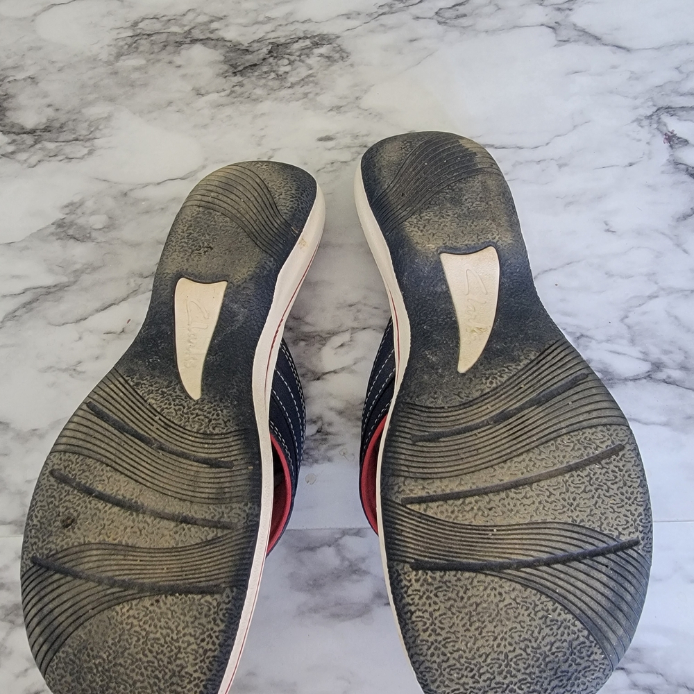 Clarks Blue and Red Sporty Sandals with Crisscross Straps - Picture 2 of 3